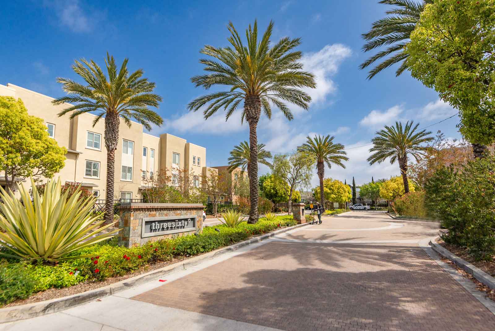 2225 Curtis Redondo primary bedroom